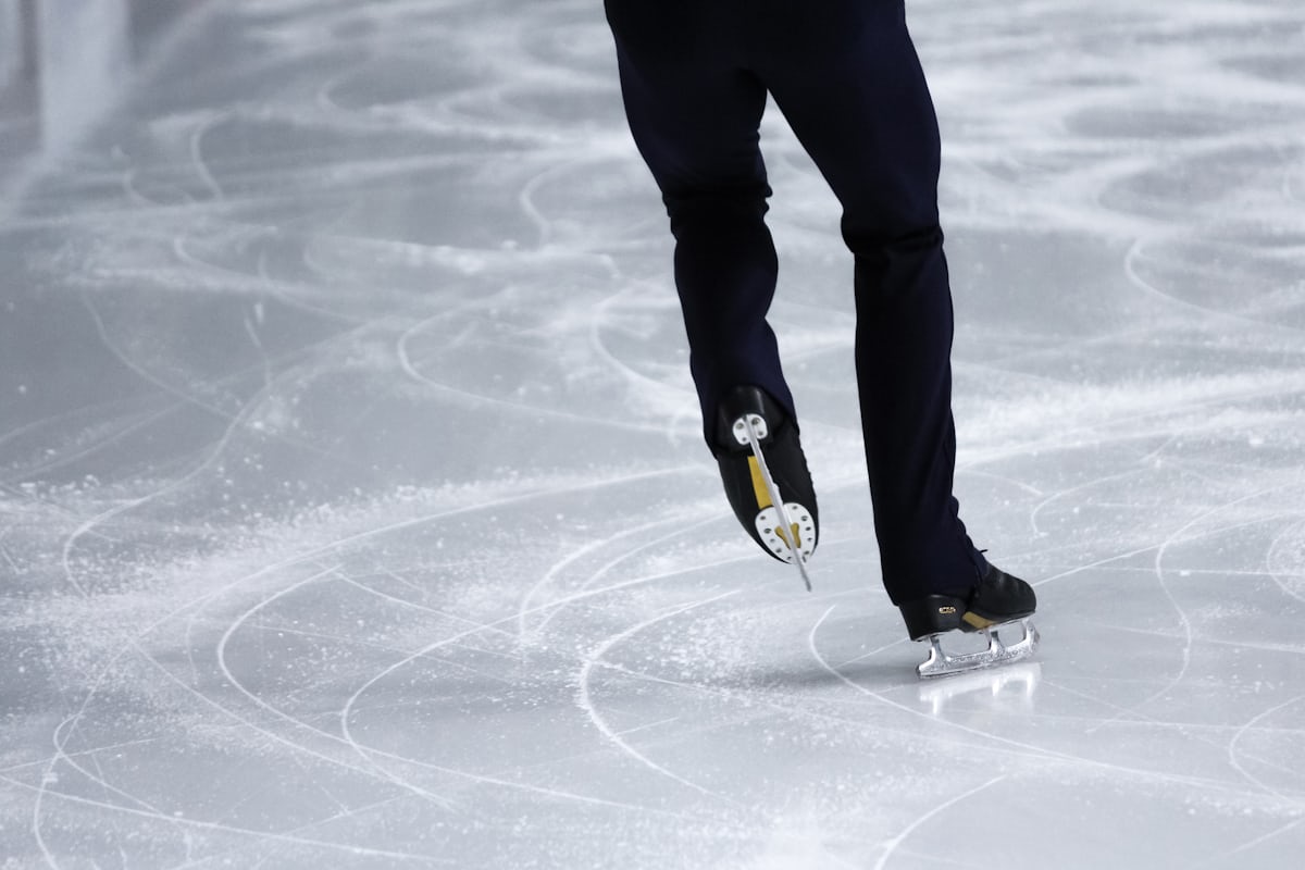 Patineur sur la patinoire de Valloire, Maurienne