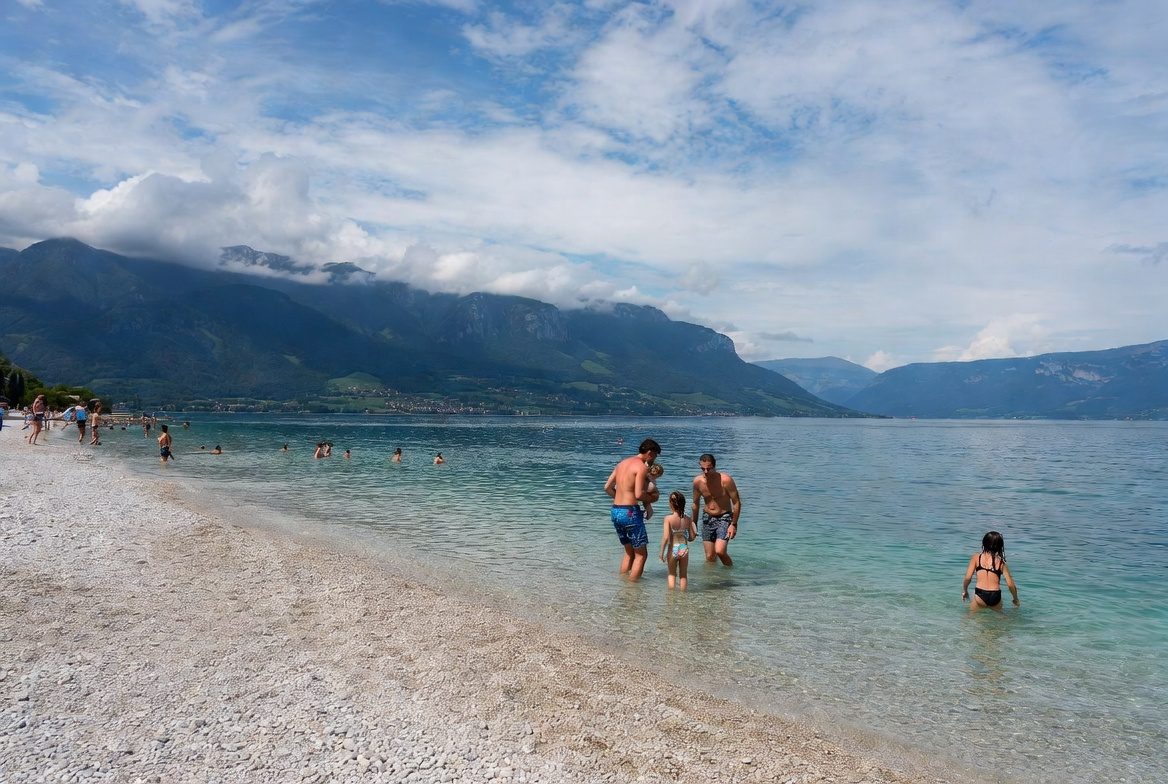 Plage du Lido, la rive est du Lac du Bourget, Savoie