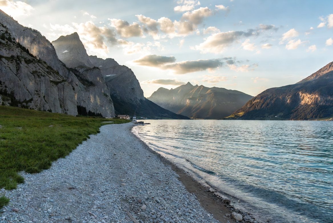 Plage de la Pointe de l'Ardre, la rive nord-est du Lac du Bourget, Savoie