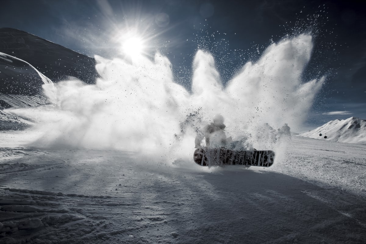Snowboard dans la poudreuse à Val Thorens, 2 300 m